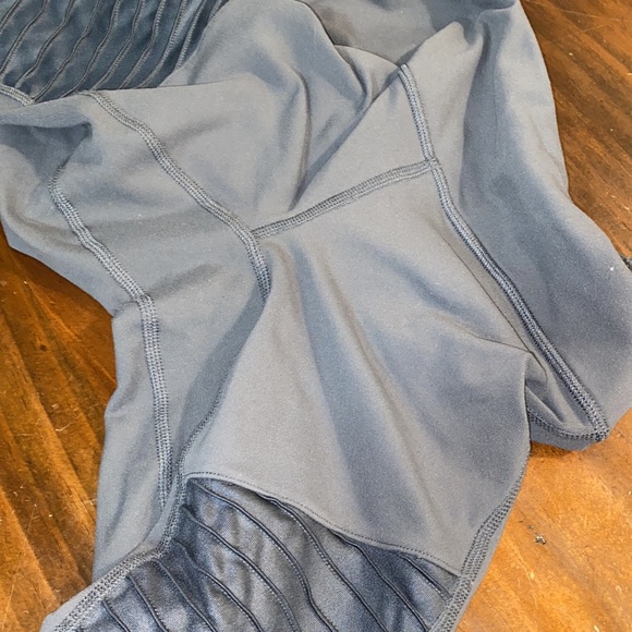 ALO YOGA GRAY MOTO LEGGING💖 - Picture 14 of 15